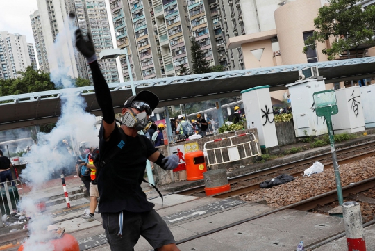 Serukan Tuntutan, Aksi Unjuk Rasa di Hong Kong Kembali Ricuh
