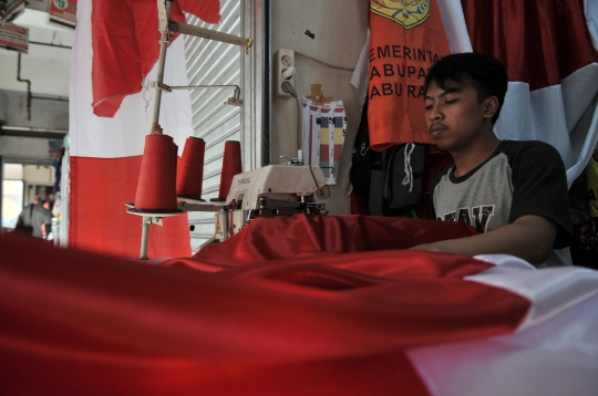 Produsen Bendera Merah Putih Kebanjiran Order
