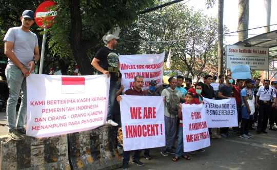 Puluhan Imigran Kembali Demo Kantor UNHCR