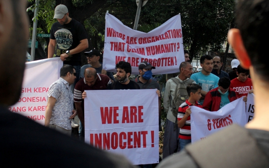 Puluhan Imigran Kembali Demo Kantor UNHCR