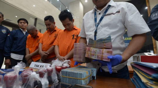 Polisi Ringkus Sindikat Penipuan Online Rugikan Rp113 Miliar