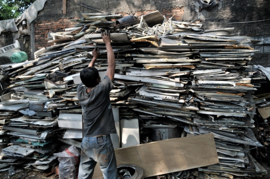 Melihat Tempat Pengepulan Sampah Elektronik Ibu Kota