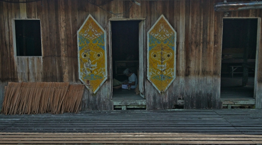 Melihat Rumah Adat Tertua di Kalimantan Barat