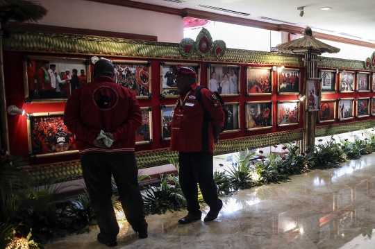 Megawati Sambangi Pameran 25 Karya Pewarta Foto