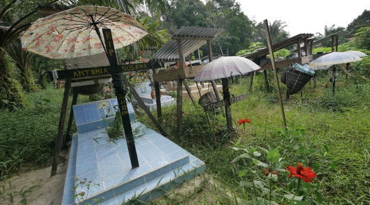 Dango Subur, Tradisi Unik Penguburan di Kalimantan