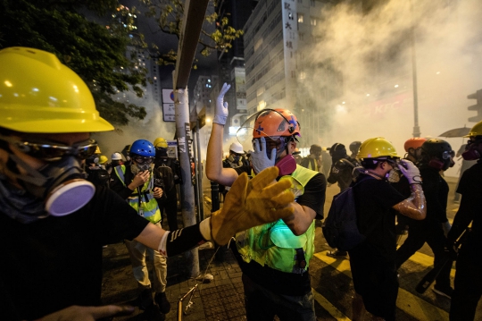 Kisah Relawan Medis di Garis Depan Aksi Protes Hong Kong