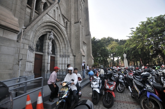 Gereja Katedral Sediakan Lahan Parkir Untuk Jemaah Salat Idul Adha