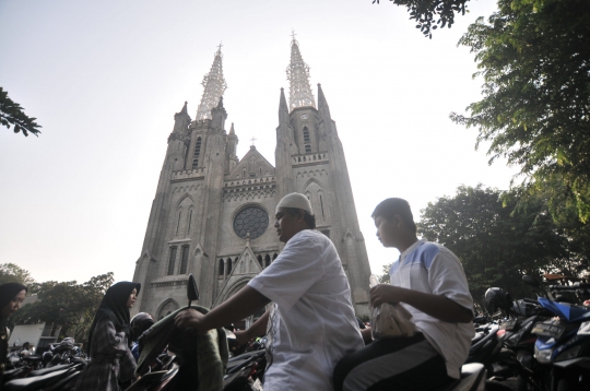 Gereja Katedral Sediakan Lahan Parkir Untuk Jemaah Salat Idul Adha