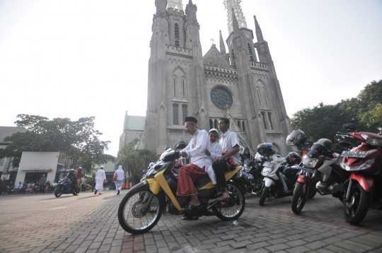 Gereja Katedral Sediakan Lahan Parkir Untuk Jemaah Salat Idul Adha