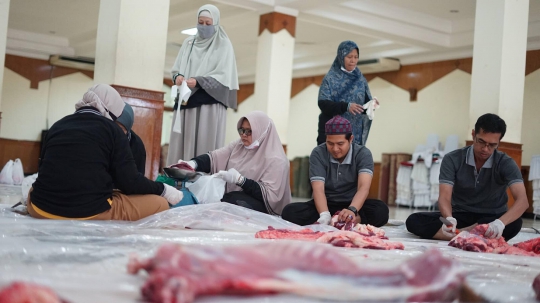 Melihat Hewan-hewan Kurban Disembelih di Masjid Sunda Kelapa