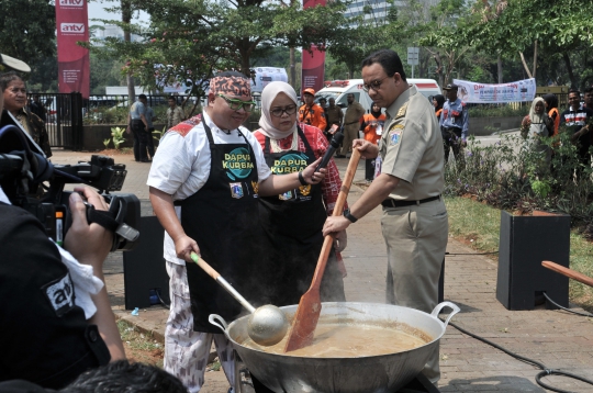 Anies Tinjau Pengolahan Daging Kurban ala Hotel Bintang 5