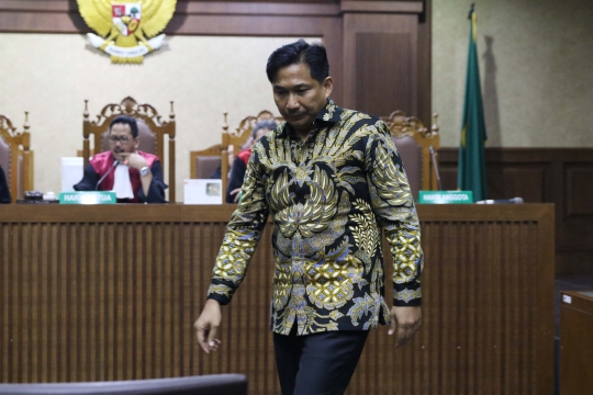 Ekspresi Bowo Sidik Didakwa Terima Suap USD 163 Ribu dan Rp 311 Juta