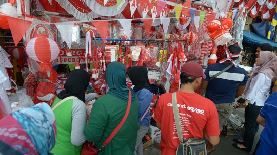 Geliat Pedagang Atribut Merah Putih di Pasar Jatinegara