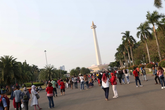 Libur HUT RI, Monas Dipadati Pengunjung