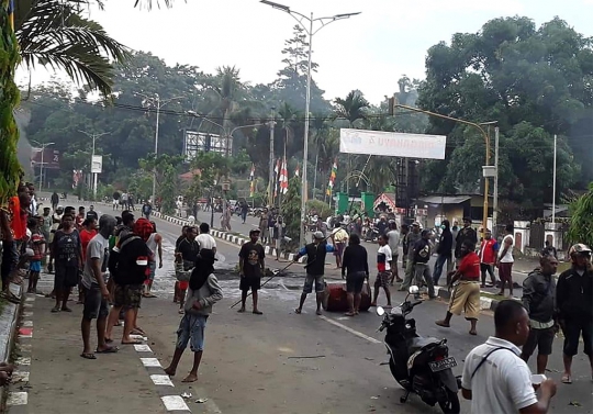 Suasana Mencekam Saat Kerusuhan di Manokwari