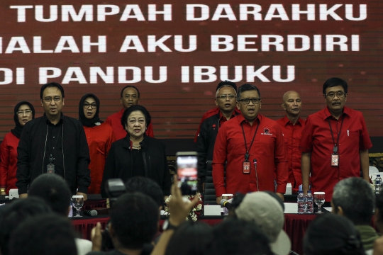 Momen Megawati Lantik Risma Jadi Ketua DPP PDIP Bidang Kebudayaan