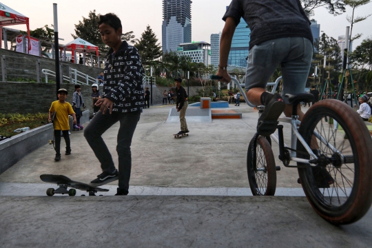 Mengisi Sore di Taman Spot Budaya Dukuh Atas