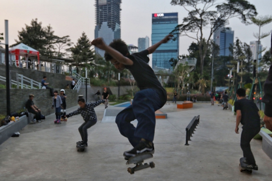 Mengisi Sore di Taman Spot Budaya Dukuh Atas