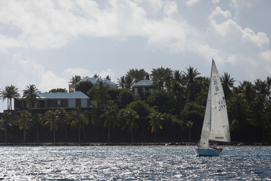 Kisah Kelam di Balik Indah dan Mewahnya 'Pulau Paedofil' Milik Miliarder AS