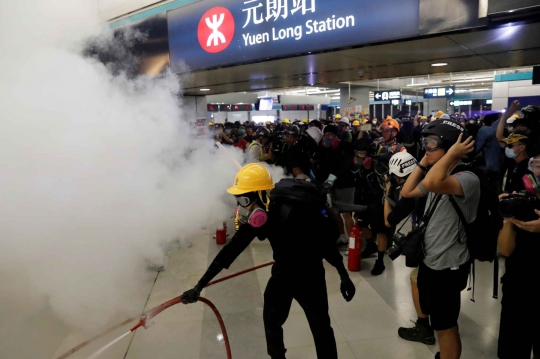 Kericuhan Kembali Pecah di Stasiun MRT Hong Kong