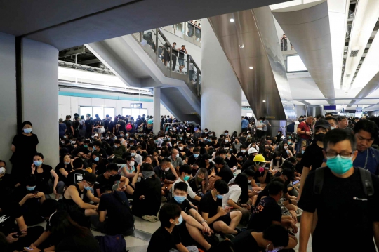 Kericuhan Kembali Pecah di Stasiun MRT Hong Kong