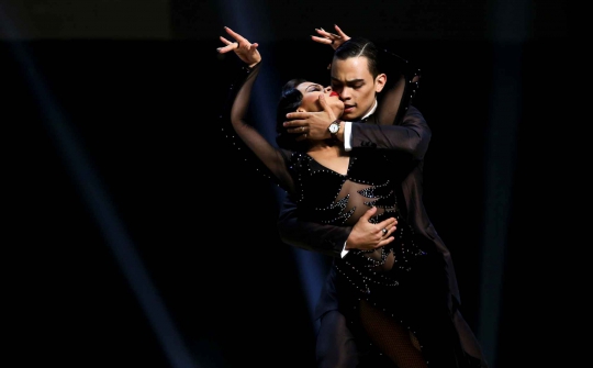 Gemulai Penari Tango di Kejuaraan Dunia