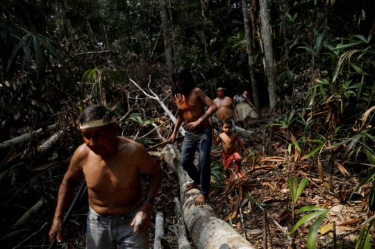 Potret Aktivitas Penduduk Asli Hutan Amazon