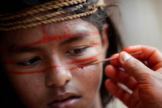 Potret Aktivitas Penduduk Asli Hutan Amazon