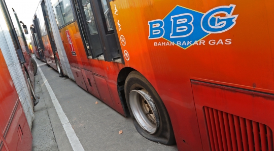 Melihat Puluhan Bus Transjakarta yang Rusak di Terminal Pulogadung