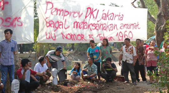 Protes Sengketa Lahan, Warga Pulogadung Nekat Kubur Diri