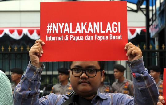 Aksi Solidaritas Desak Kominfo Aktifkan Akses Internet di Papua