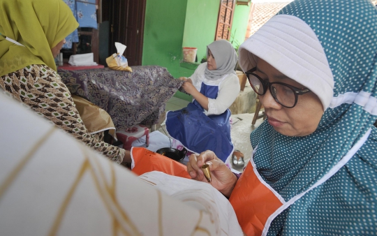 Pemberdayaan Kaum Ibu di Kampung Batik Cibuluh