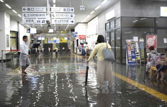 Banjir dan Tanah Longsor Ancam 240.000 Warga Jepang