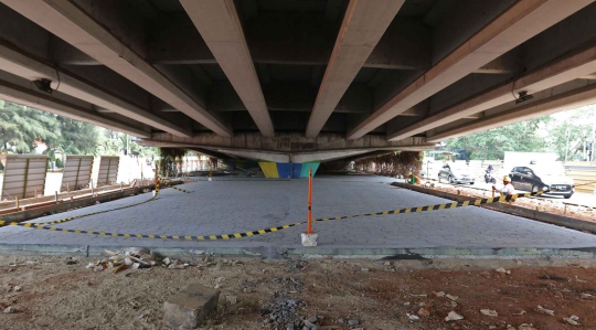 Memantau Pembangunan Taman Bermain Skateboard di Kolong Flyover Pasar Rebo