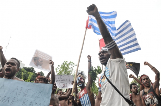 Ratusan Pemuda & Mahasiswa Papua Gelar Aksi di Depan Mabes TNI AD