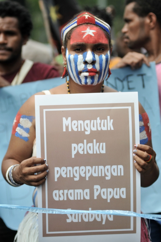 Semangat Perempuan Papua saat Aksi di depan Mabes TNI AD