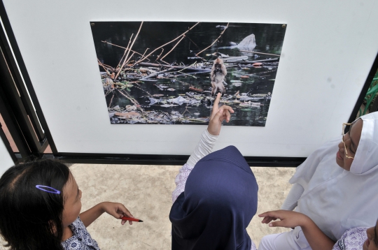 Antusiasme Siswa SD Kunjungi Pameran Foto Rekam Jakarta