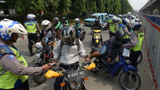 Polisi Gelar Razia Operasi Patuh Jaya 2019 di Kebon Nanas