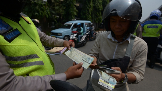 Polisi Gelar Razia Operasi Patuh Jaya 2019 di Kebon Nanas