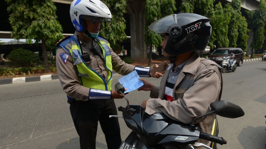 Polisi Gelar Razia Operasi Patuh Jaya 2019 di Kebon Nanas