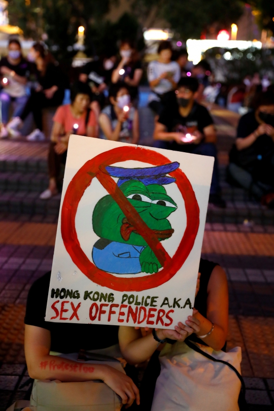 Pengunjuk Rasa Hong Kong Protes Kekerasan Seksual oleh Polisi