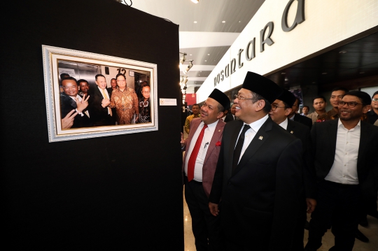 Pameran Foto Ramaikan Perayaan HUT ke-74 DPR