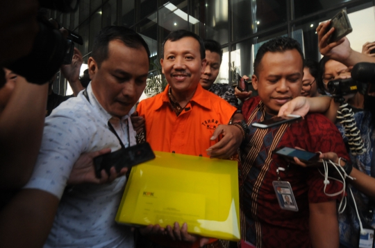 KPK Resmi Tahan Sekda Jawa Barat Iwa Karniwa Terkait Suap Meikarta