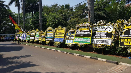 Karangan Bunga Buka Cita untuk Ibunda SBY Hiasi Puri Cikeas