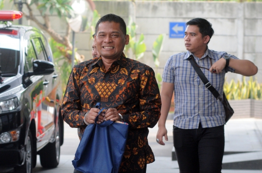 Diperiksa KPK, Terpidana Mantan Panitera Pengganti PN Jakut Umbar Senyum