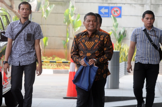 Diperiksa KPK, Terpidana Mantan Panitera Pengganti PN Jakut Umbar Senyum