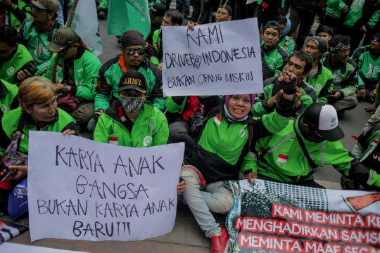 Ratusan Driver Gojek Geruduk Kedubes Malaysia