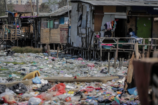 Kondisi Kampung Bengek, Permukiman di Atas Lautan Sampah
