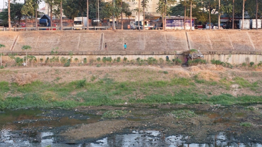 Musim Kemarau, Kanal Banjir Timur Surut