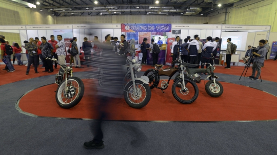 Mengunjungi Pameran Mobil Listrik IEMS 2019